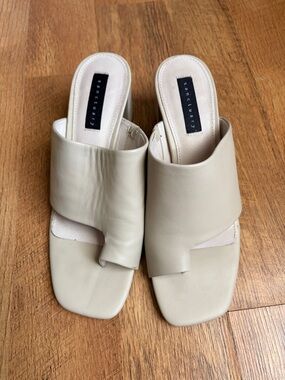 Sanctuary Beige Cream Leather Asymmetrical Open-Toe Mules